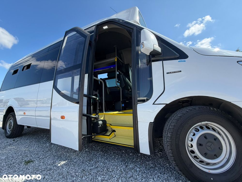 Mercedes-Benz eSprinter - 13