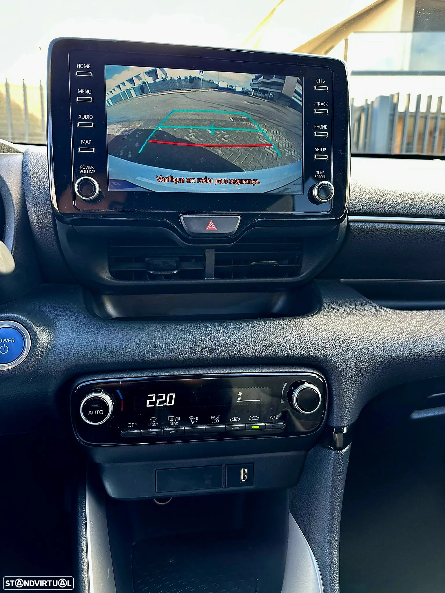 Toyota Yaris 1.5 HDF Comfort Plus - 9