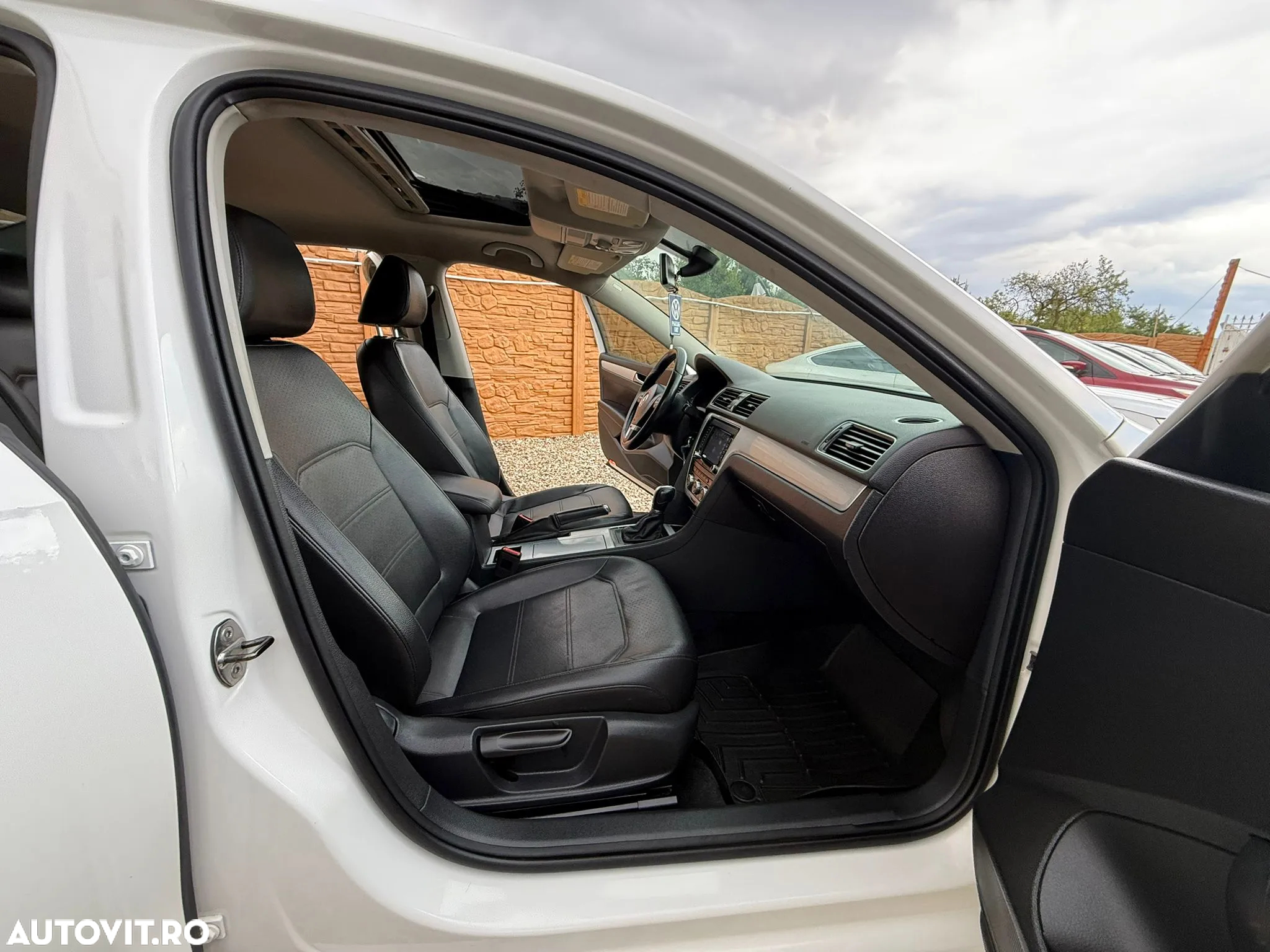 Volkswagen Passat - 5
