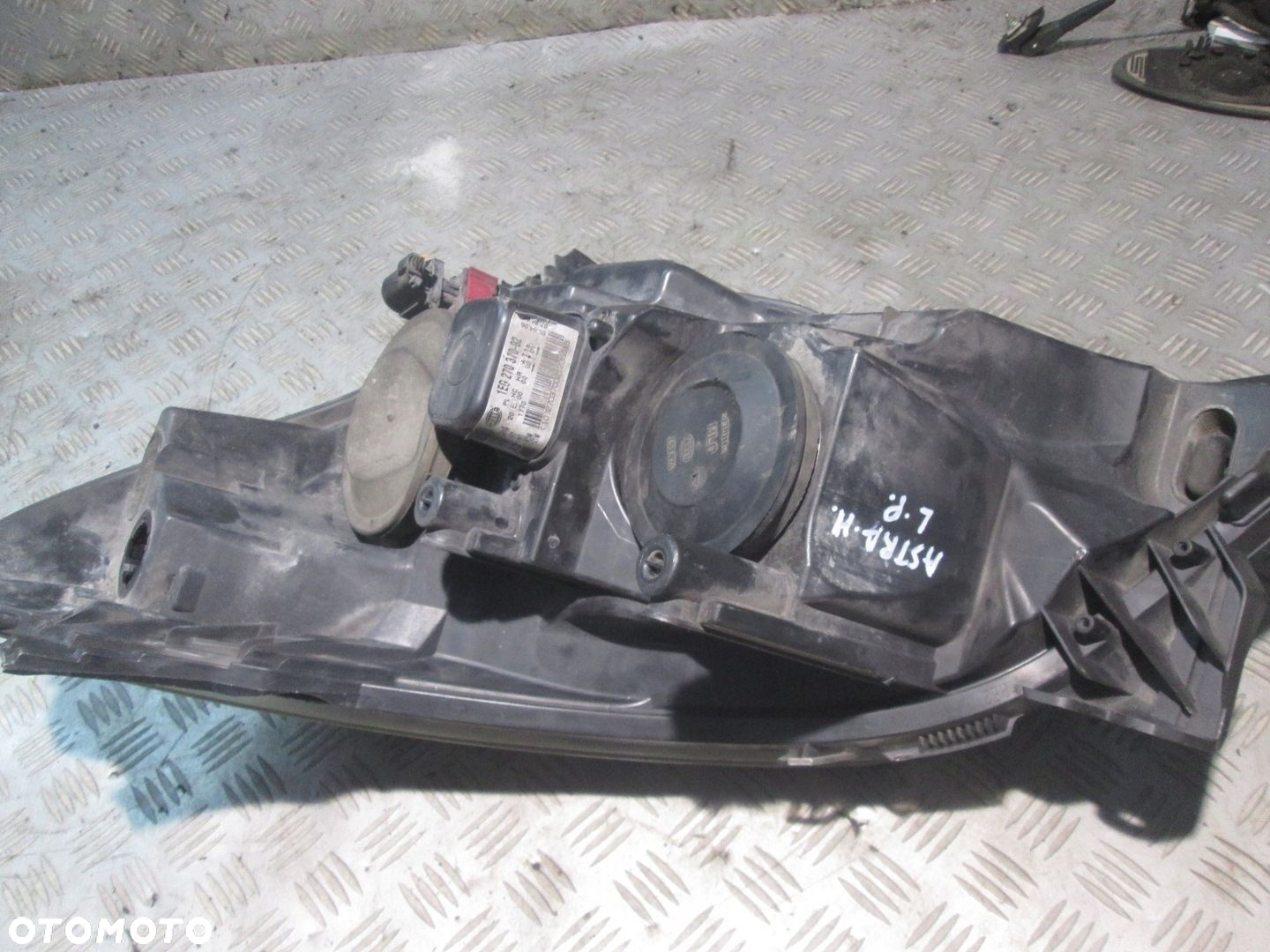 LAMPA PRAWA PRZÓD OPEL ASTRA III H EU - 3