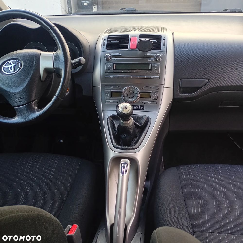 Toyota Auris 1.4 VVT-i Terra - 6