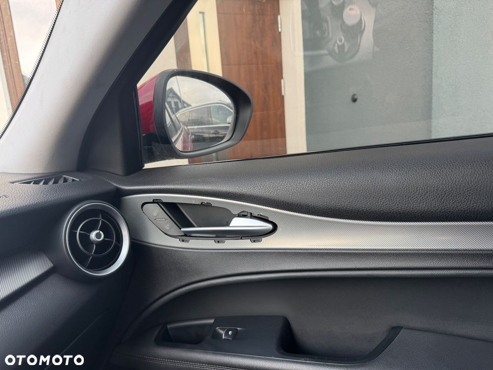 Alfa Romeo Stelvio 2.0 Turbo 16V AT8-Q4 Super - 36