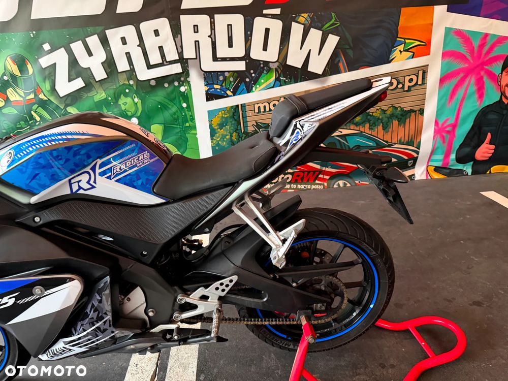 Yamaha YZF - 19