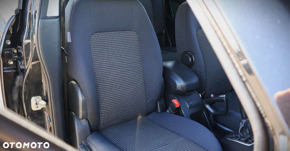 Chevrolet Captiva - 20