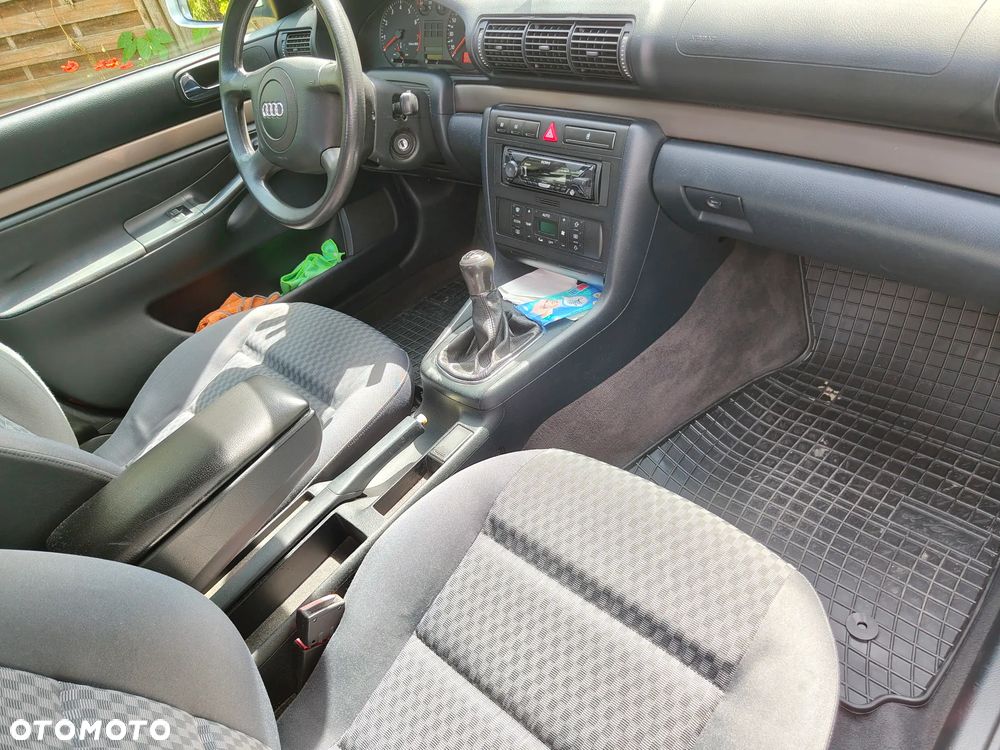 Audi A4 Limousine 1.8 - 10