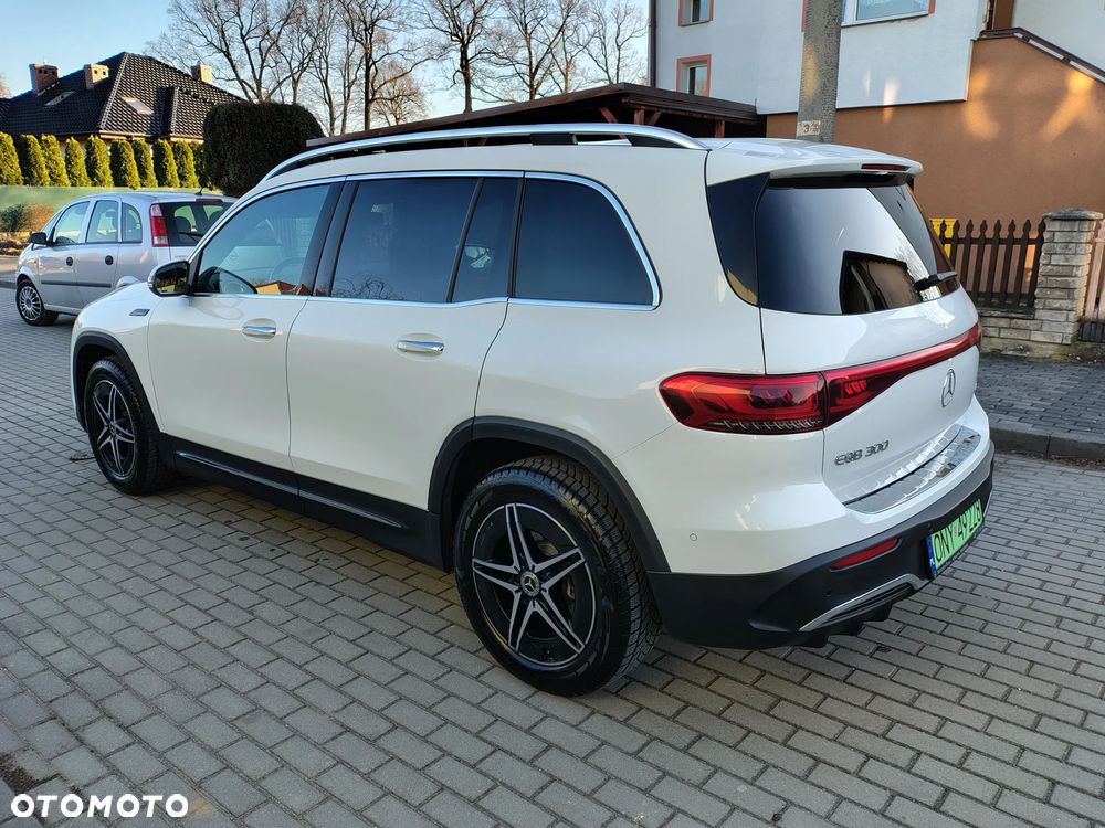 Mercedes-Benz EQB 300 4Matic AMG Line - 5