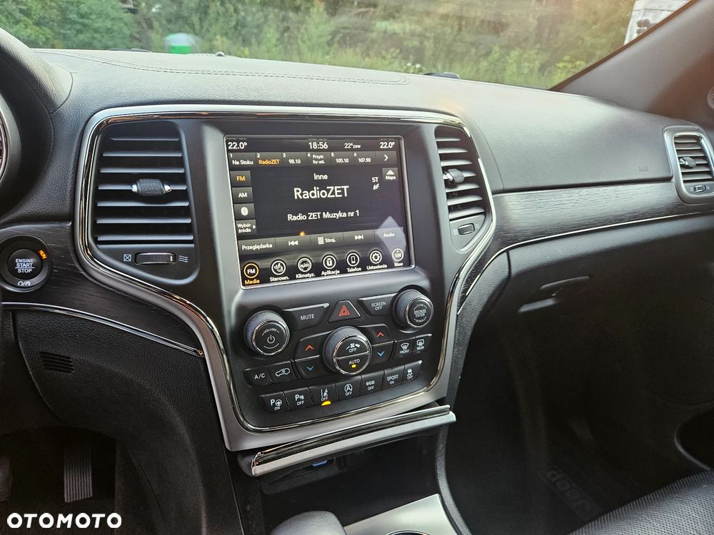 Jeep Grand Cherokee - 15