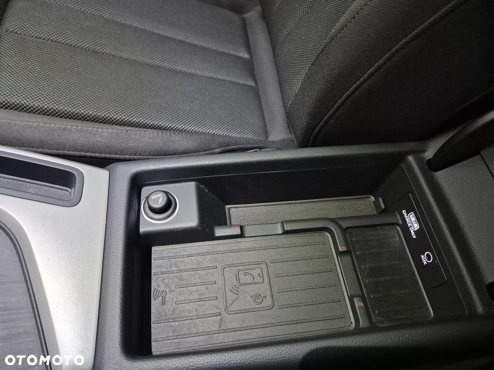 Audi A4 Limousine 40 TFSI mHEV Advanced S tronic - 29