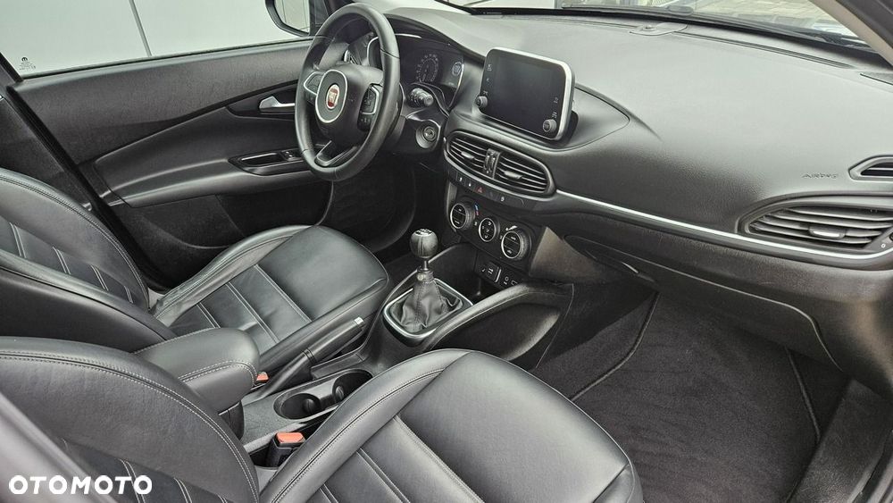 Fiat Tipo 1.4 T-Jet 16v Lounge - 24