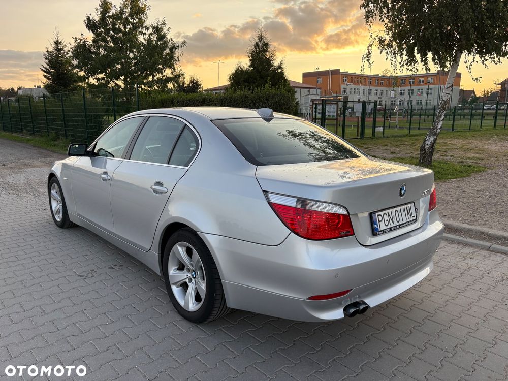 BMW Seria 5 520i - 6