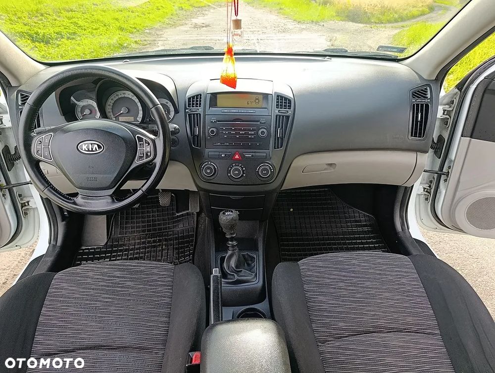 Kia Ceed 1.4 CVVT LX - 14