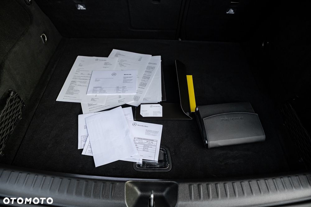 Mercedes-Benz GLA 200 7G-DCT - 17