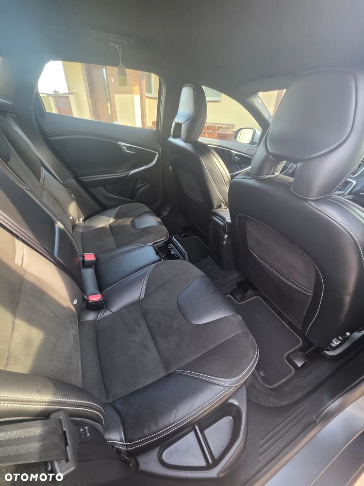 Volvo V40 D2 Drive-E R-Design Momentum - 8