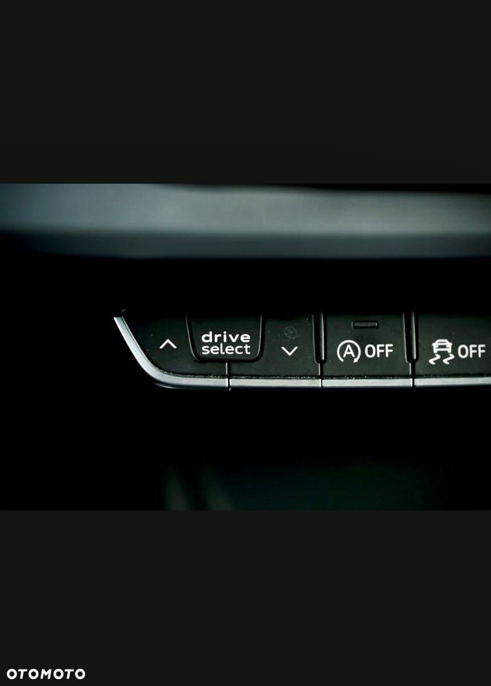 Audi A4 Avant 2.0 TDI S tronic quattro - 32