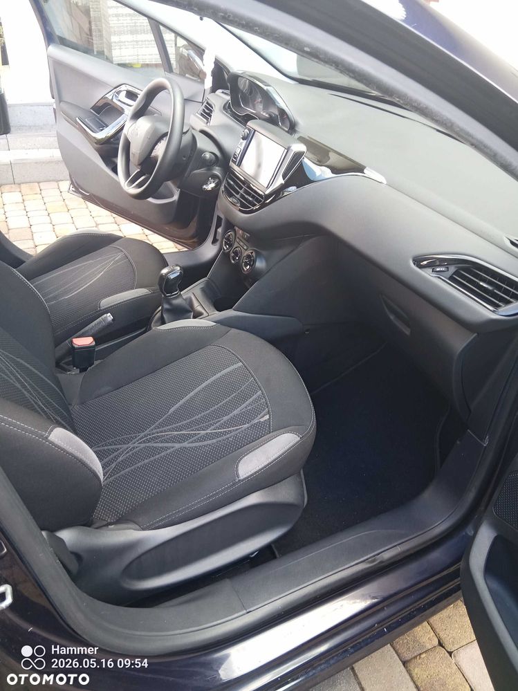 Peugeot 208 - 5