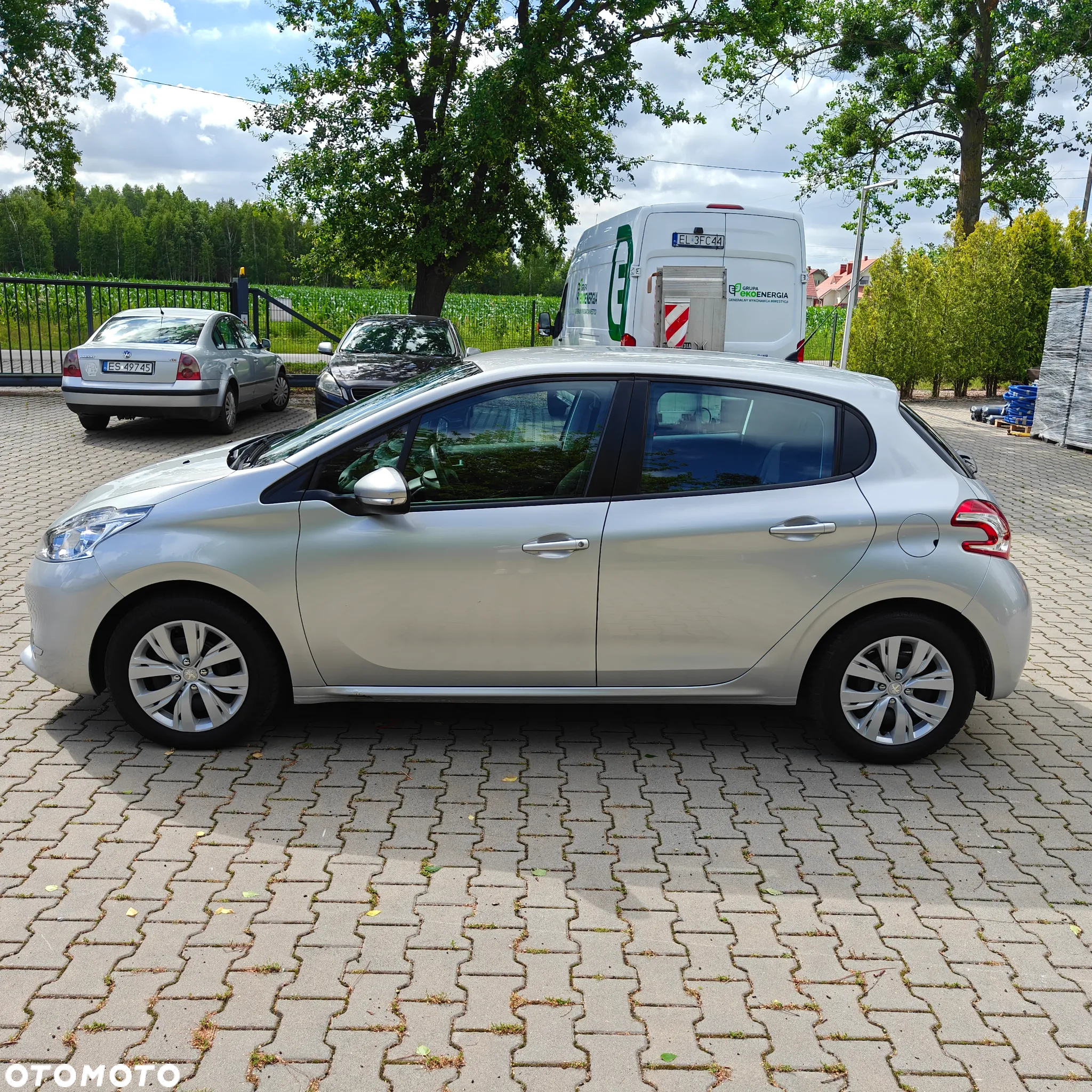 Peugeot 208 - 12
