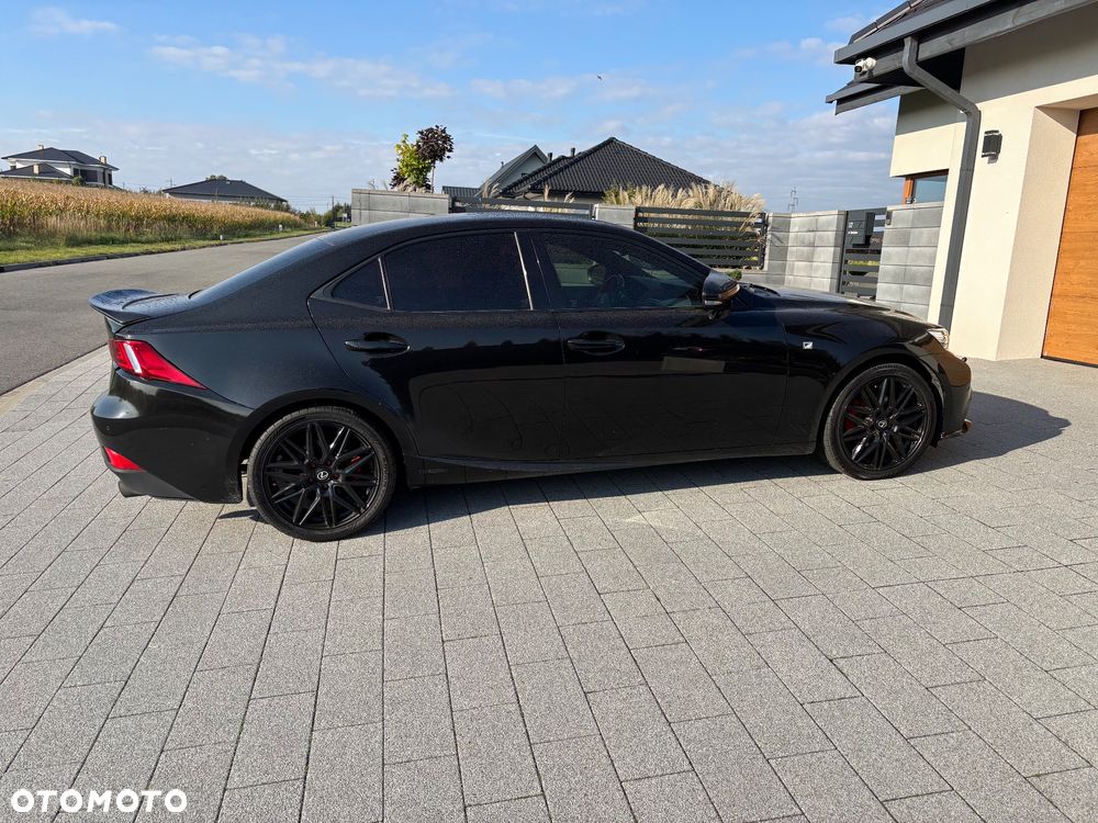 Lexus IS ver-300h-f-impression - 2