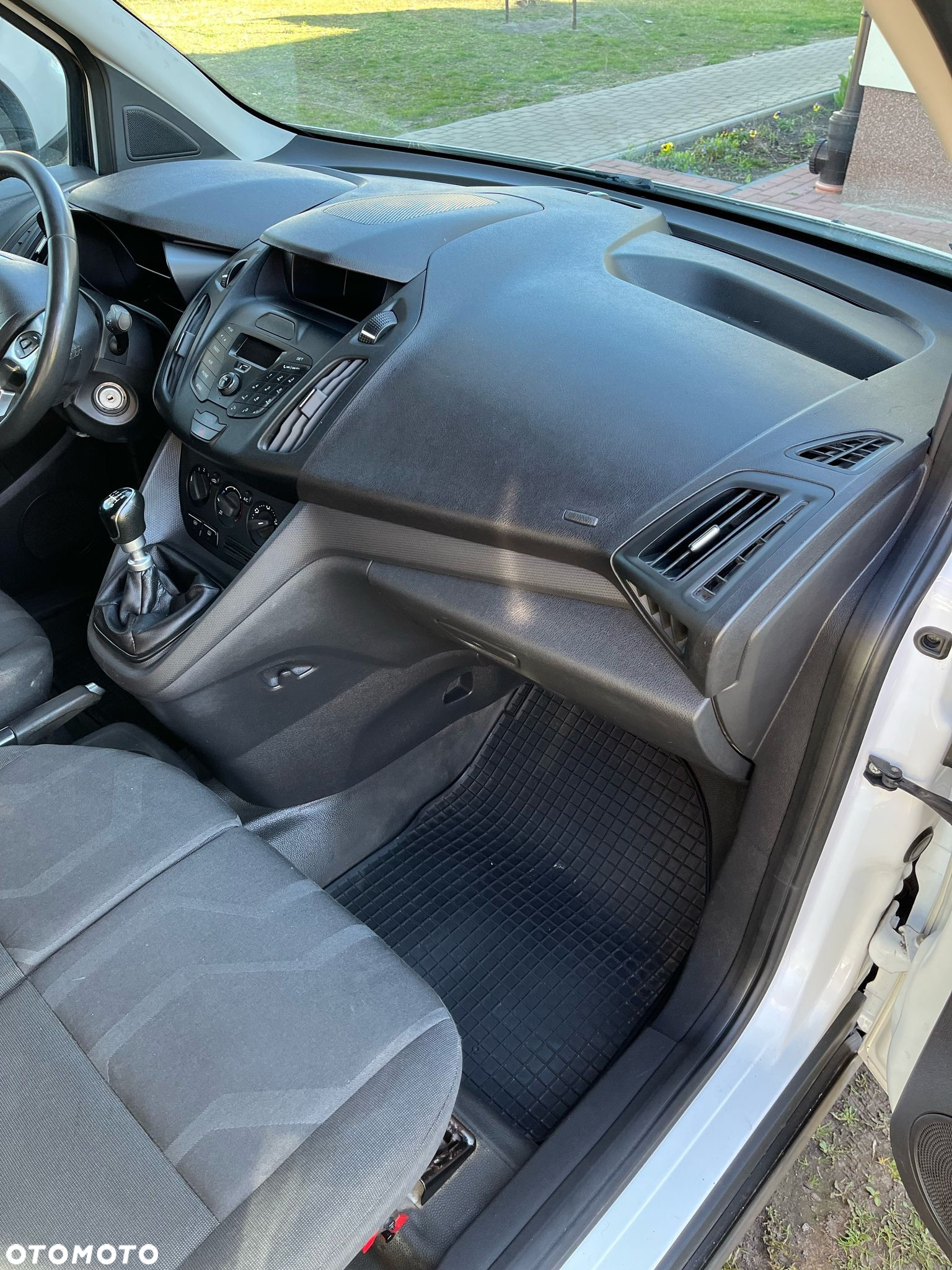 Ford Transit Connect - 12