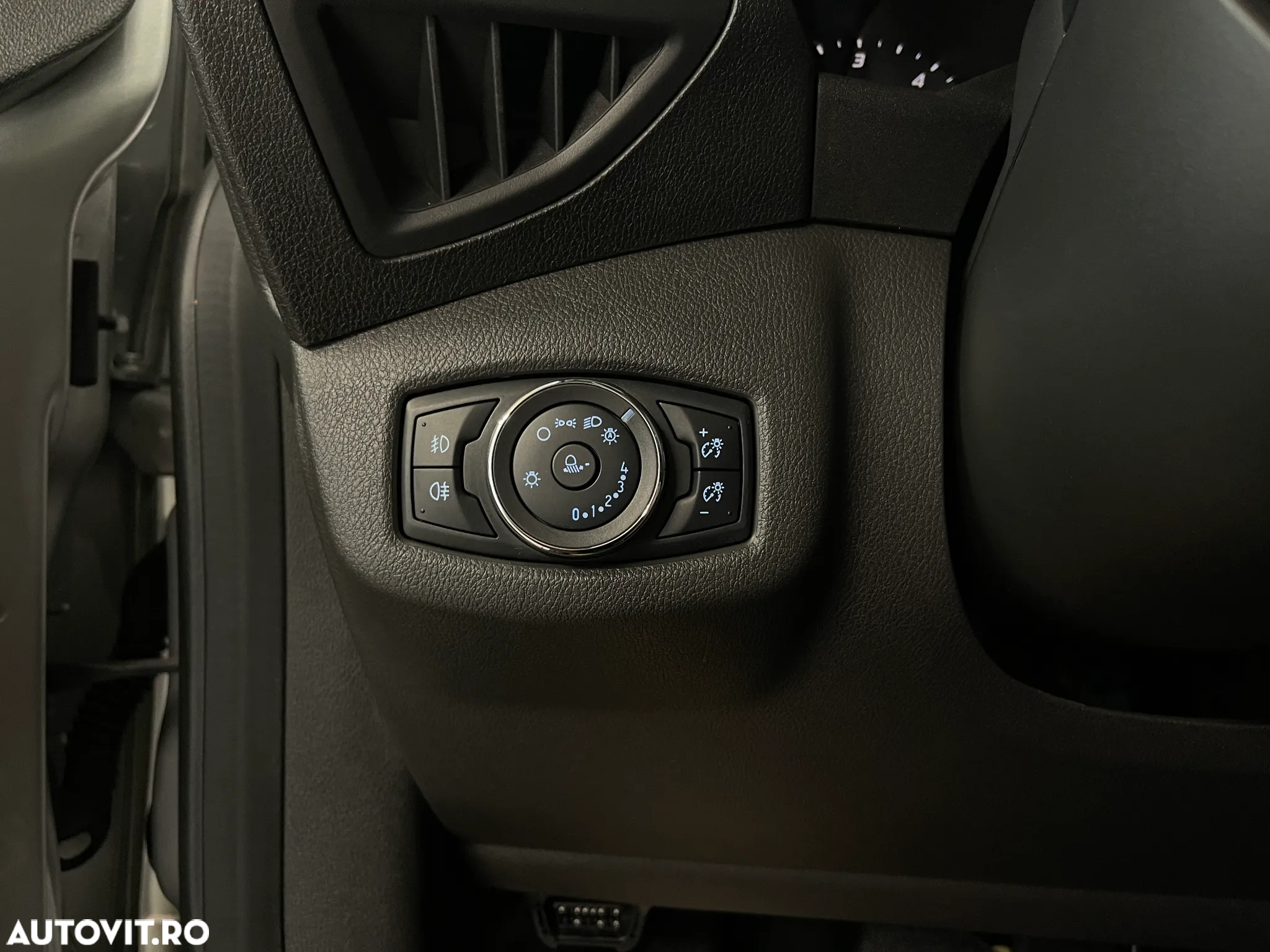 Ford Transit Connect - 20