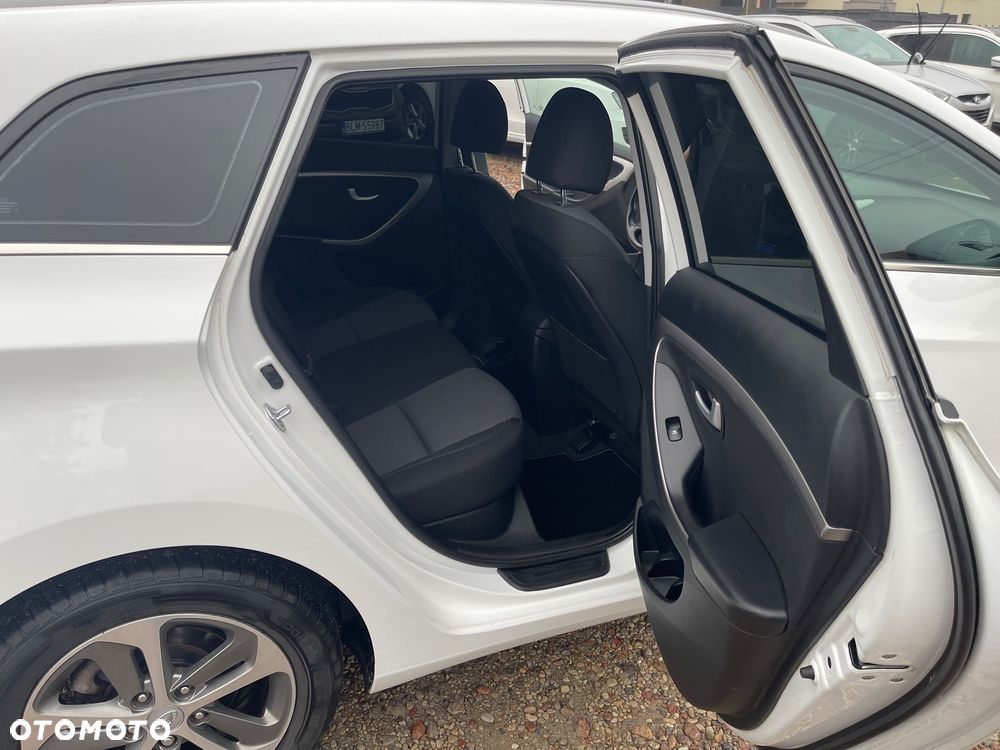 Hyundai i30 1.6 CRDi BlueDrive Premium DCT - 14