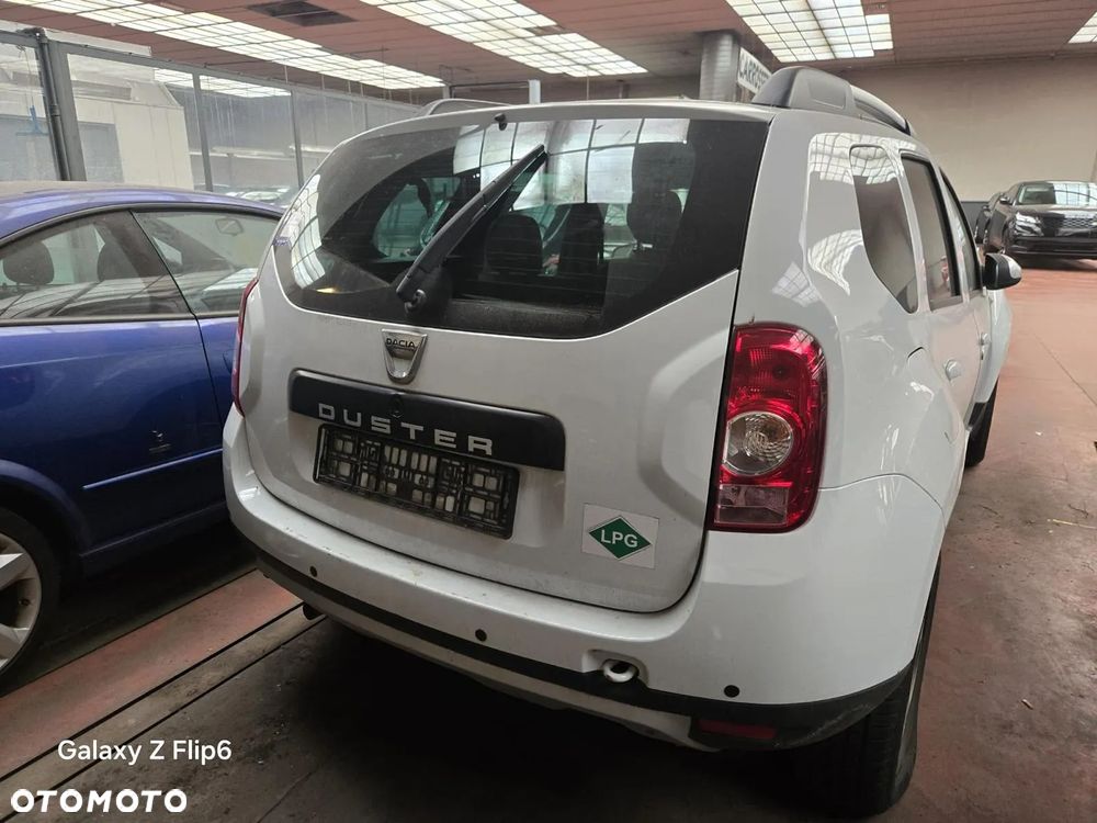 Dacia Duster 1.6 16V 105 4x2 Essentiel - 2