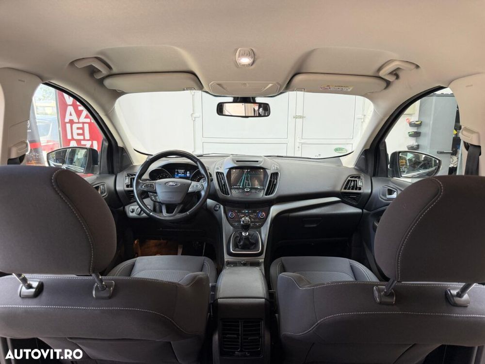 Ford Kuga - 11