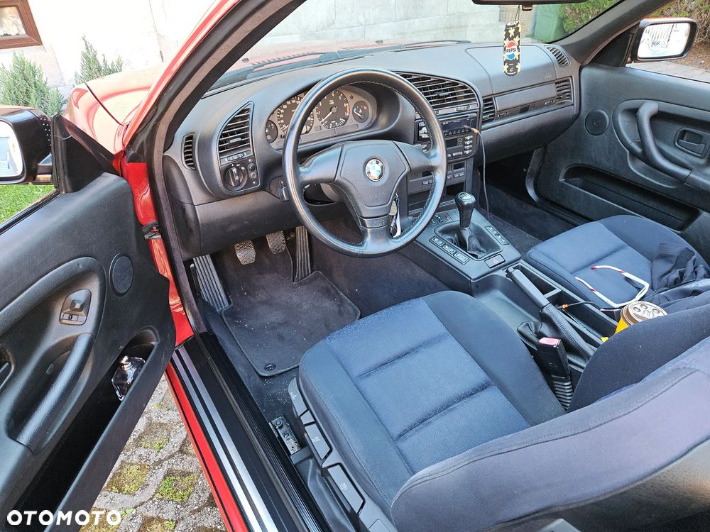 BMW Seria 3 318i - 4