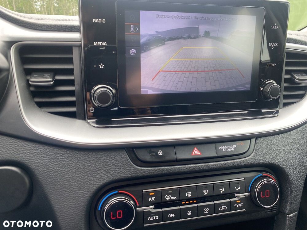 Kia Ceed - 25
