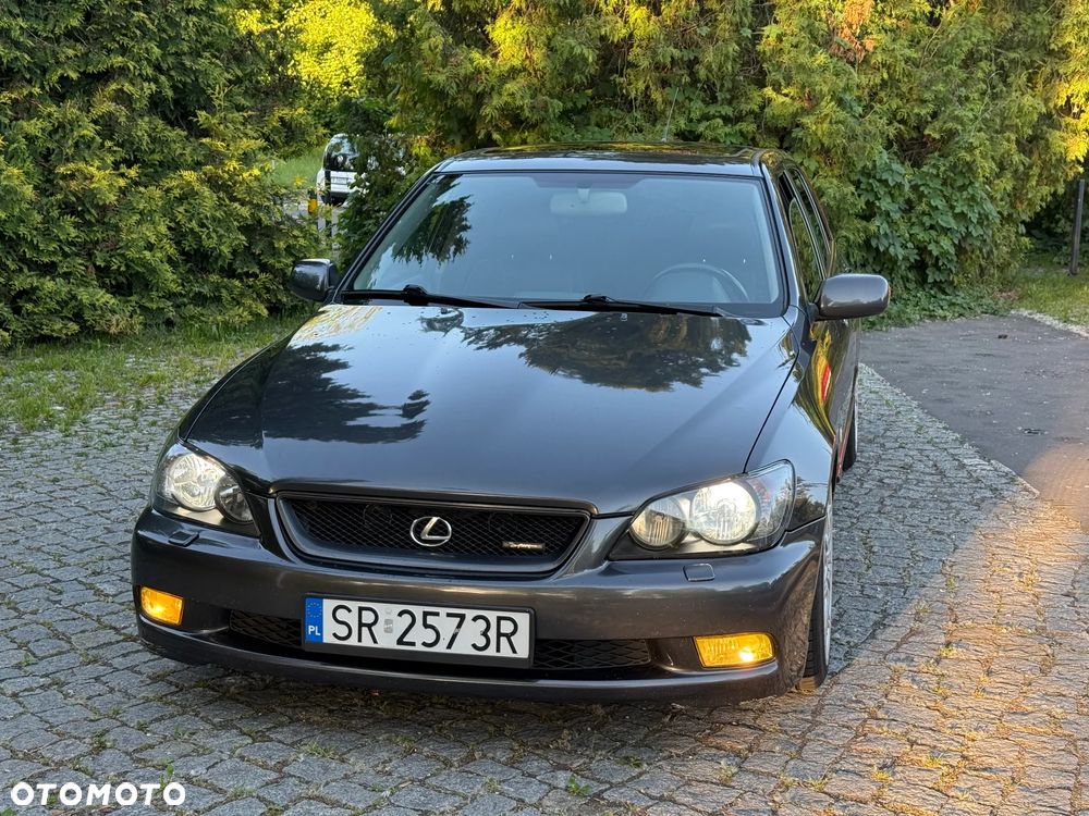 Lexus IS 300 Sport - 2