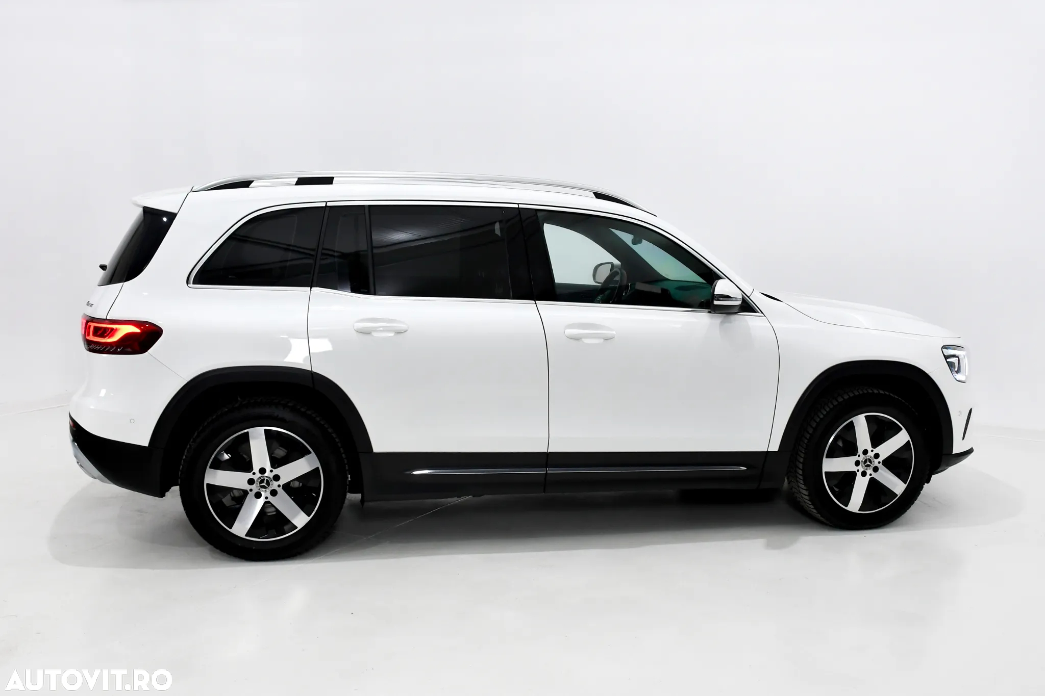 Mercedes-Benz GLB 200 d 4Matic 8G-DCT Progressive - 3