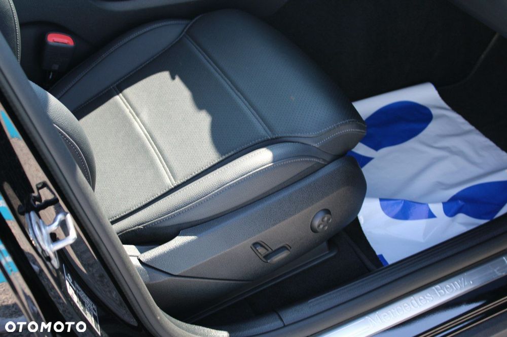 Mercedes-Benz GLC - 36