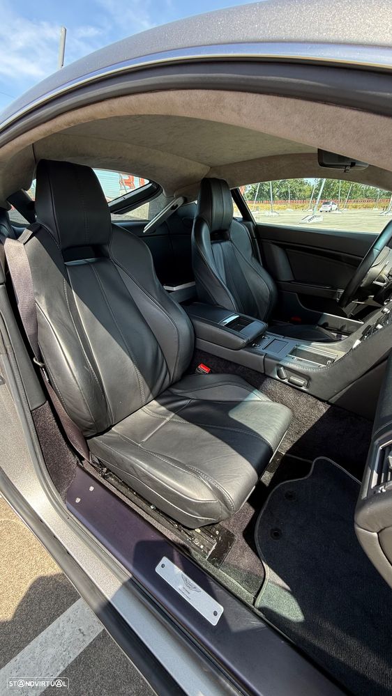 Aston Martin Vantage Coupe Sportshift - 16