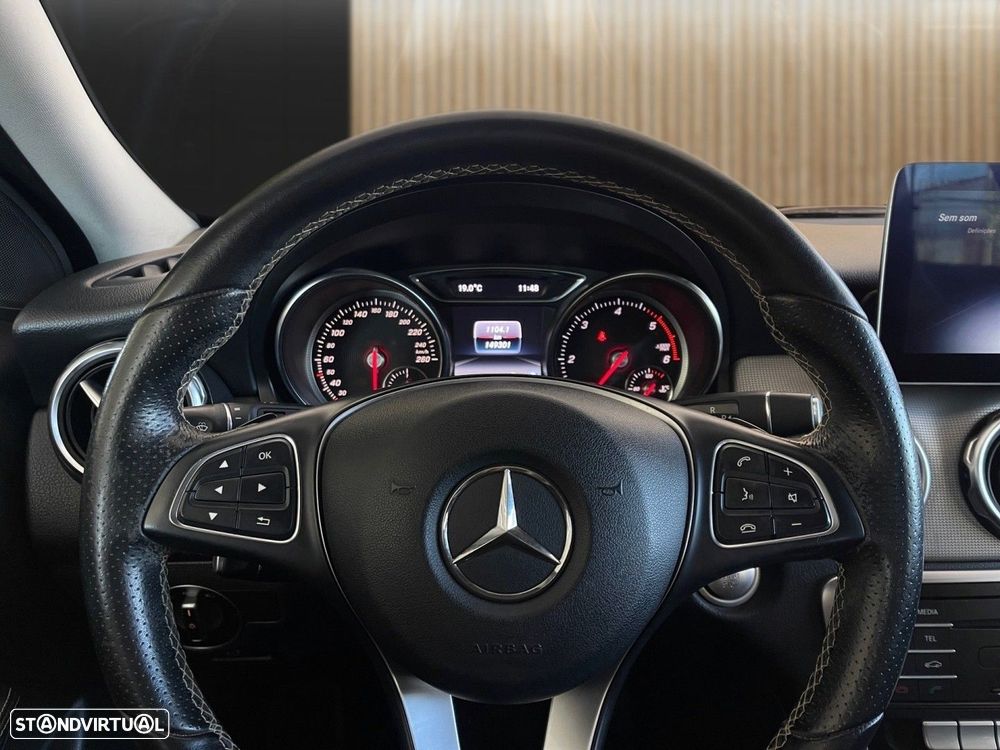 Mercedes-Benz GLA 180 d Aut. - 3