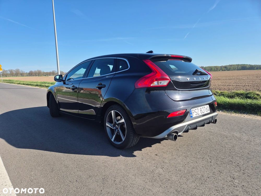 Volvo V40 D2 R Design - 6