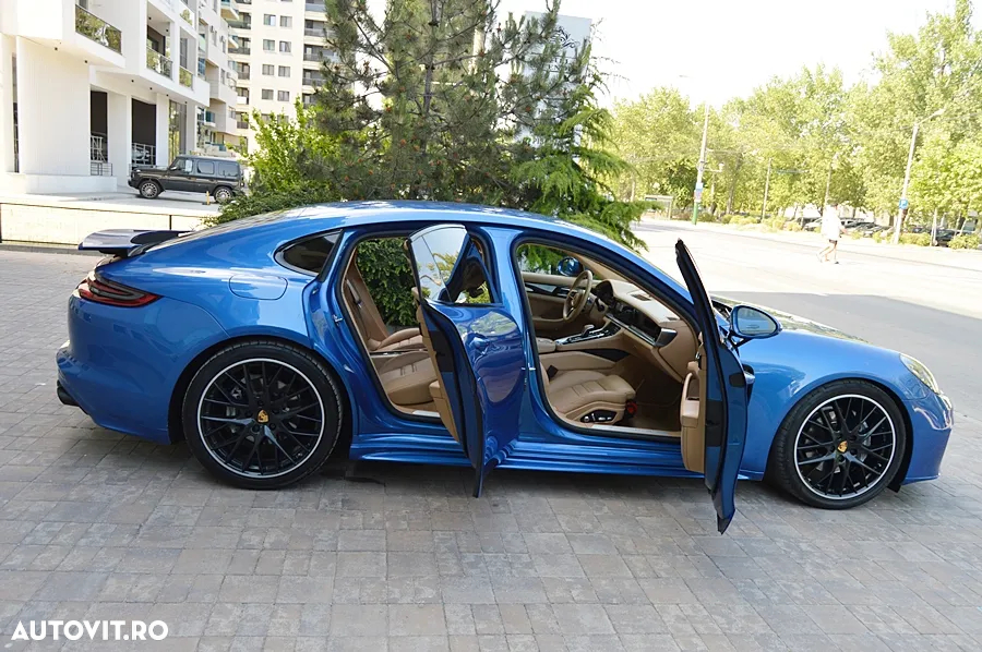 Porsche Panamera 4 - 25