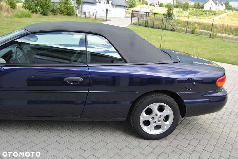 Chrysler Stratus - 8