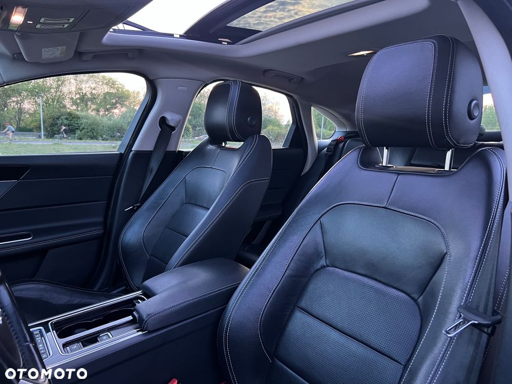 Jaguar XF 20d AWD R-Sport - 16