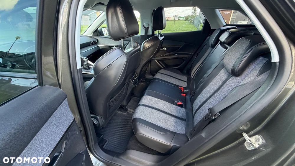 Peugeot 3008 1.6 BlueHDi Allure S&S - 33