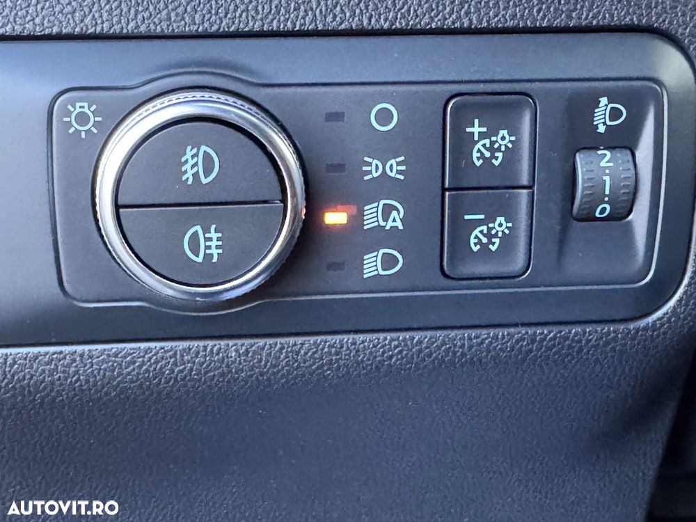 Ford Kuga 2.5 Duratec FHEV ST-LINE X - 30