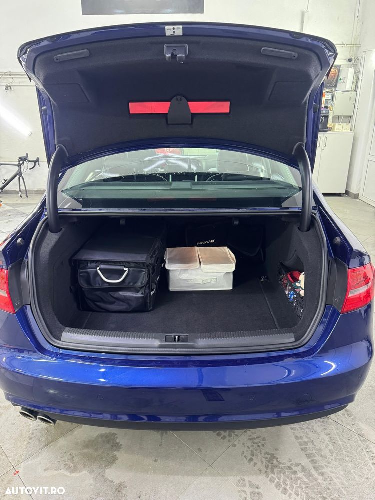 Audi A4 2.0 TDI S tronic quattro - 11