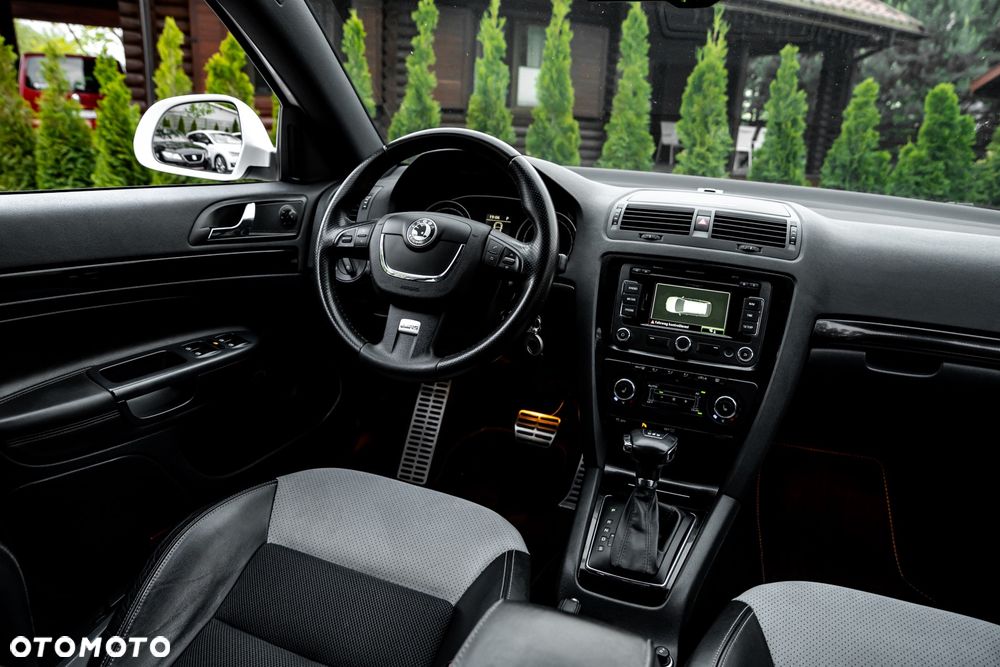 Skoda Octavia 2.0 TDI RS DSG - 27