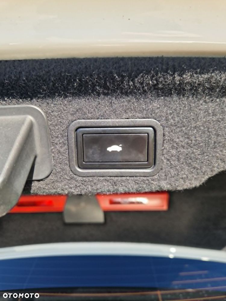 Audi A8 4.2 FSI L Quattro - 24