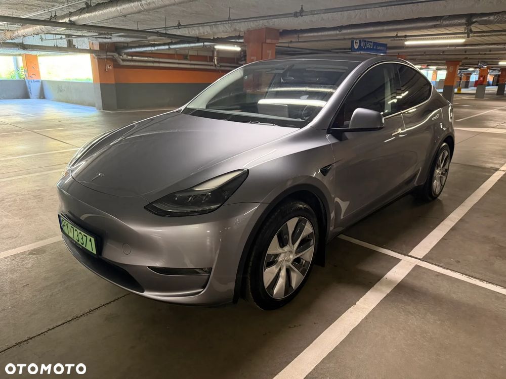 Tesla Model Y Long Range Dual Motor AWD - 1