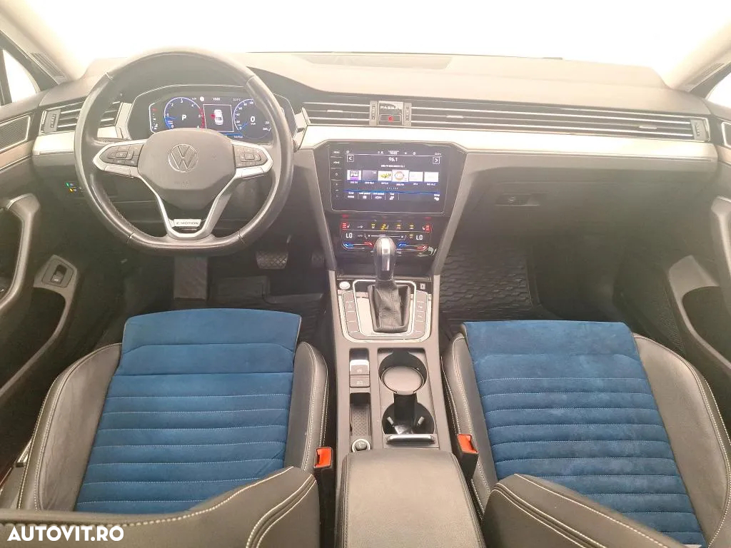 Volkswagen Passat - 12