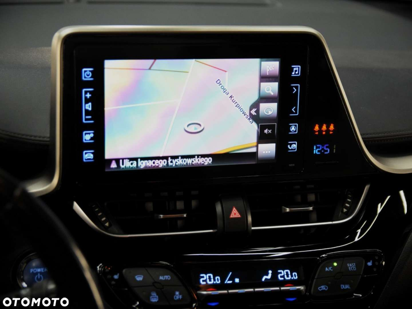 Toyota C-HR - 21
