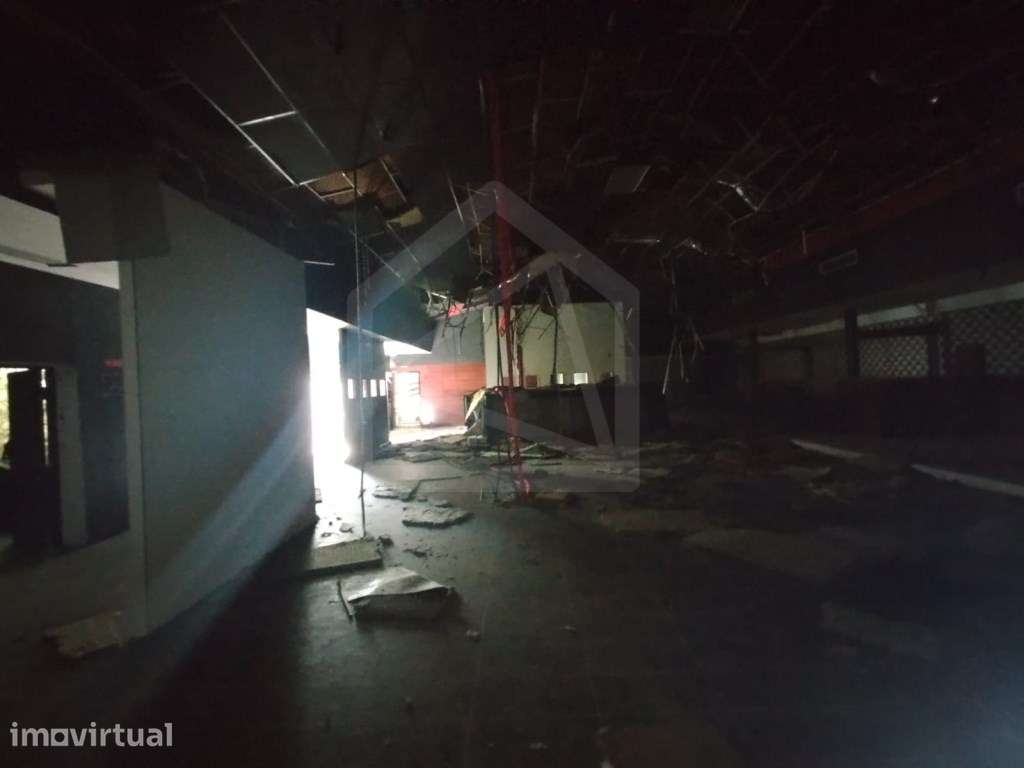 Pavilhão/Discoteca em Aradas - Grande imagem: 4/13