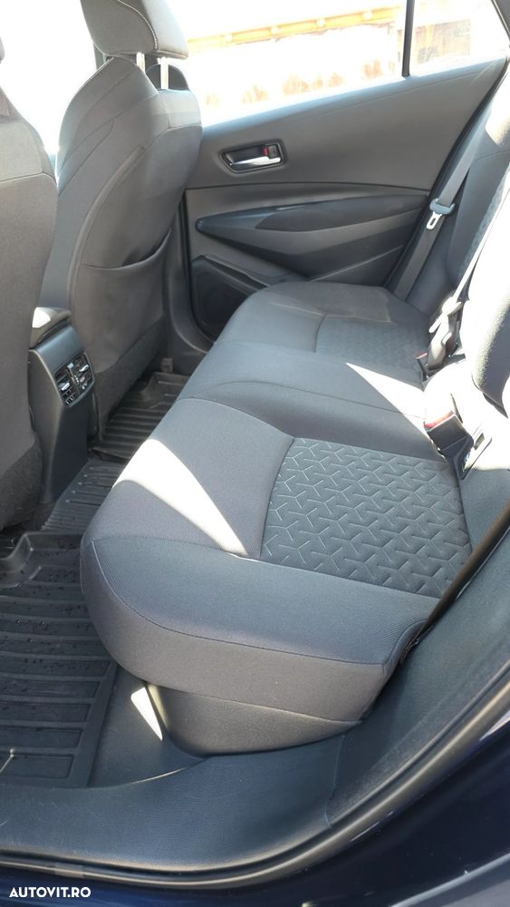 Toyota Corolla 1.8 HSD Dynamic - 8