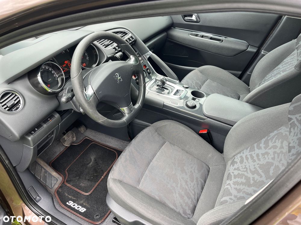 Peugeot 3008 Hybrid4 - 11