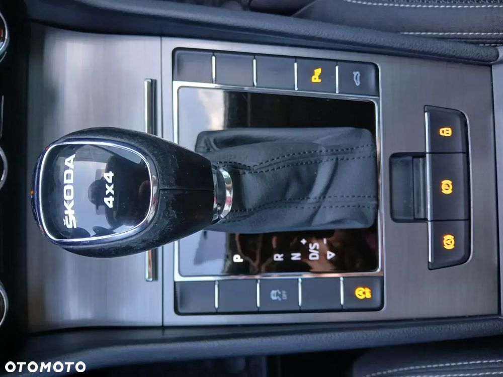 Skoda Superb 2.0 TDI SCR 4x4 Style DSG - 22
