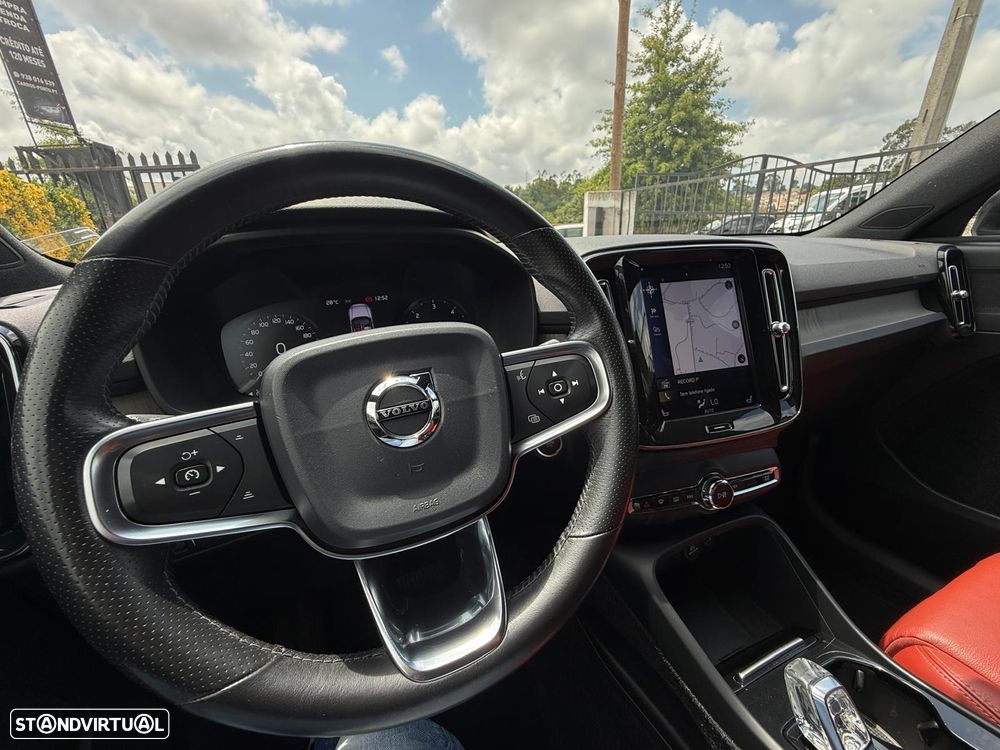 Volvo XC 40 2.0 D3 Inscription AWD Geartronic - 11